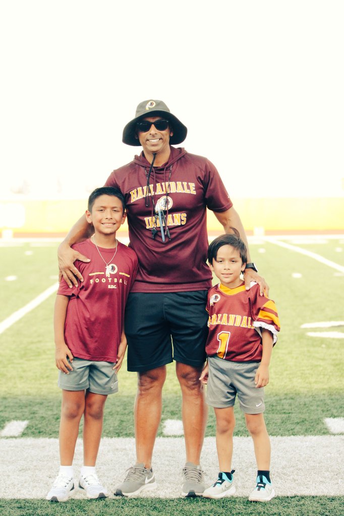 CoachJLozano's tweet image. 2025 Maroon &amp;amp; Gold Game. Great to have my boys there to enjoy it with! We also had fun watching some Powder Puff football before the game! Harlandale is a special place! #LINSA #EDC