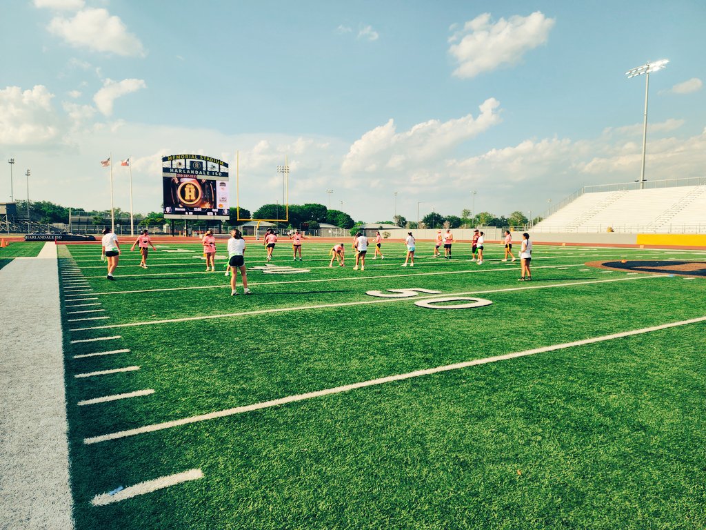 CoachJLozano's tweet image. 2025 Maroon &amp;amp; Gold Game. Great to have my boys there to enjoy it with! We also had fun watching some Powder Puff football before the game! Harlandale is a special place! #LINSA #EDC