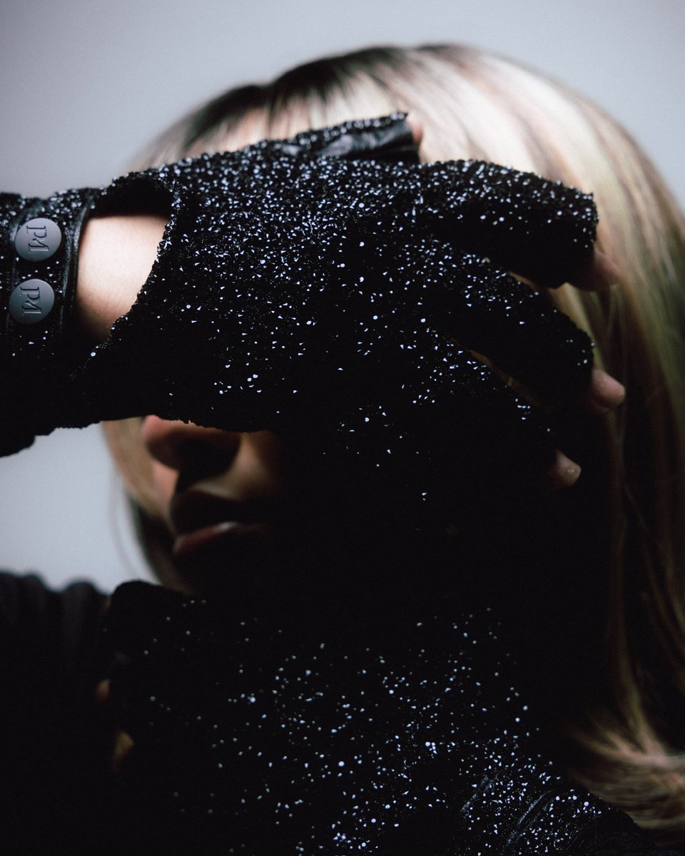 ItsProfitFr's tweet photo. Fashion is bigger than sweatsuits and tshirts….

Mike Jack Gloves available Fri. 05/30

Get Early Access >> https://t.co/TU2Fv8D3bD https://t.co/FD1paZTyUQ
