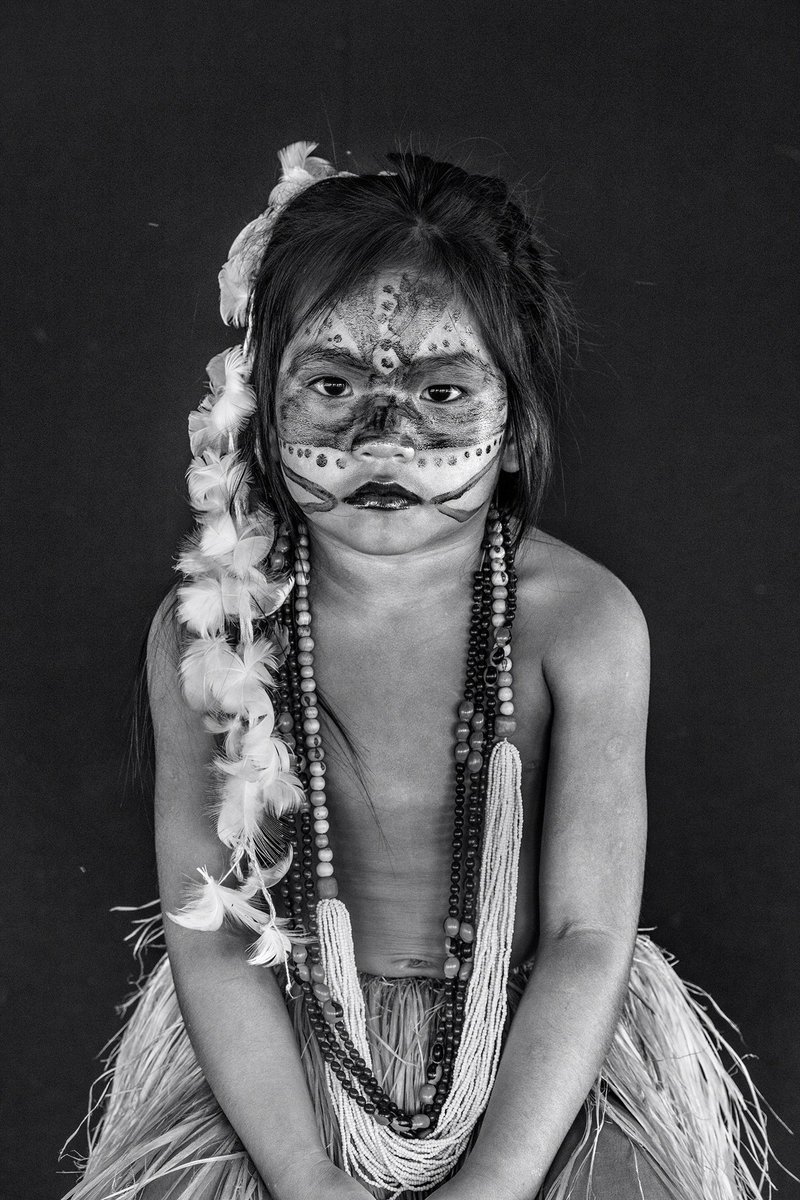erikarand's tweet image. 💔 Brazilian photographer Sebastião Salgado has just flown free.🕊️ One of my favorite photographers of all time, his gift to us was documenting the native tribes of the Amazon rainforest, and alongside his wife, creating the nonprofit Instituto Terra, which made an enormous…