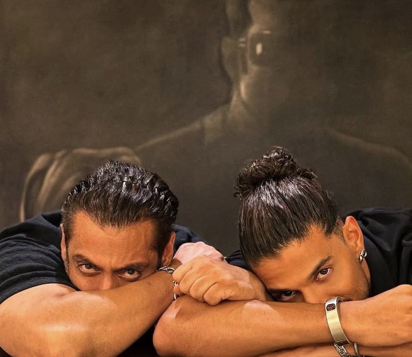 #SalmanKhan embarks on gruelling prep, including low-Oxygen conditioning, for his upcoming movie 🎥 🍿 

<a href="/BeingSalmanKhan/">Salman Khan</a>