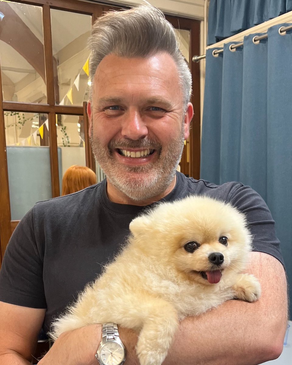 It was great to work with Cloudy the friendly Pomeranian again at the Friends Reminisce poetry workshop in Haslingden, Lancashire this morning. Friends Reminisce is an inspiring initiative set up to support vulnerable adults some of whom suffer from dementia. #dementia