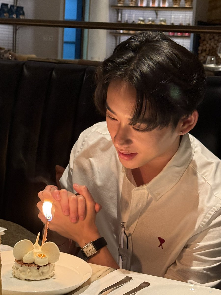 Williamjkp1's tweet image. อธิษฐานว่าอะไรอะมาบอกหน่อยจิ👀