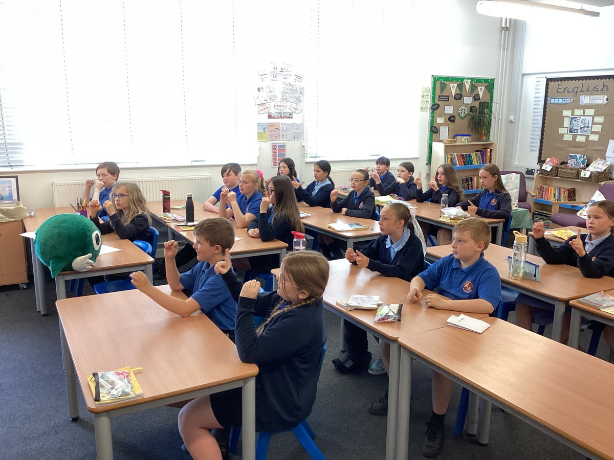halebank_sch's tweet photo. #HBOak took part in an @NSPCC  workshop today - Stay Safe, Speak Out #HBPSHE https://t.co/6HGE44qJ6P