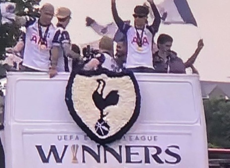 THFCReports's tweet photo. Class. 🤍 https://t.co/N598n5JiqQ