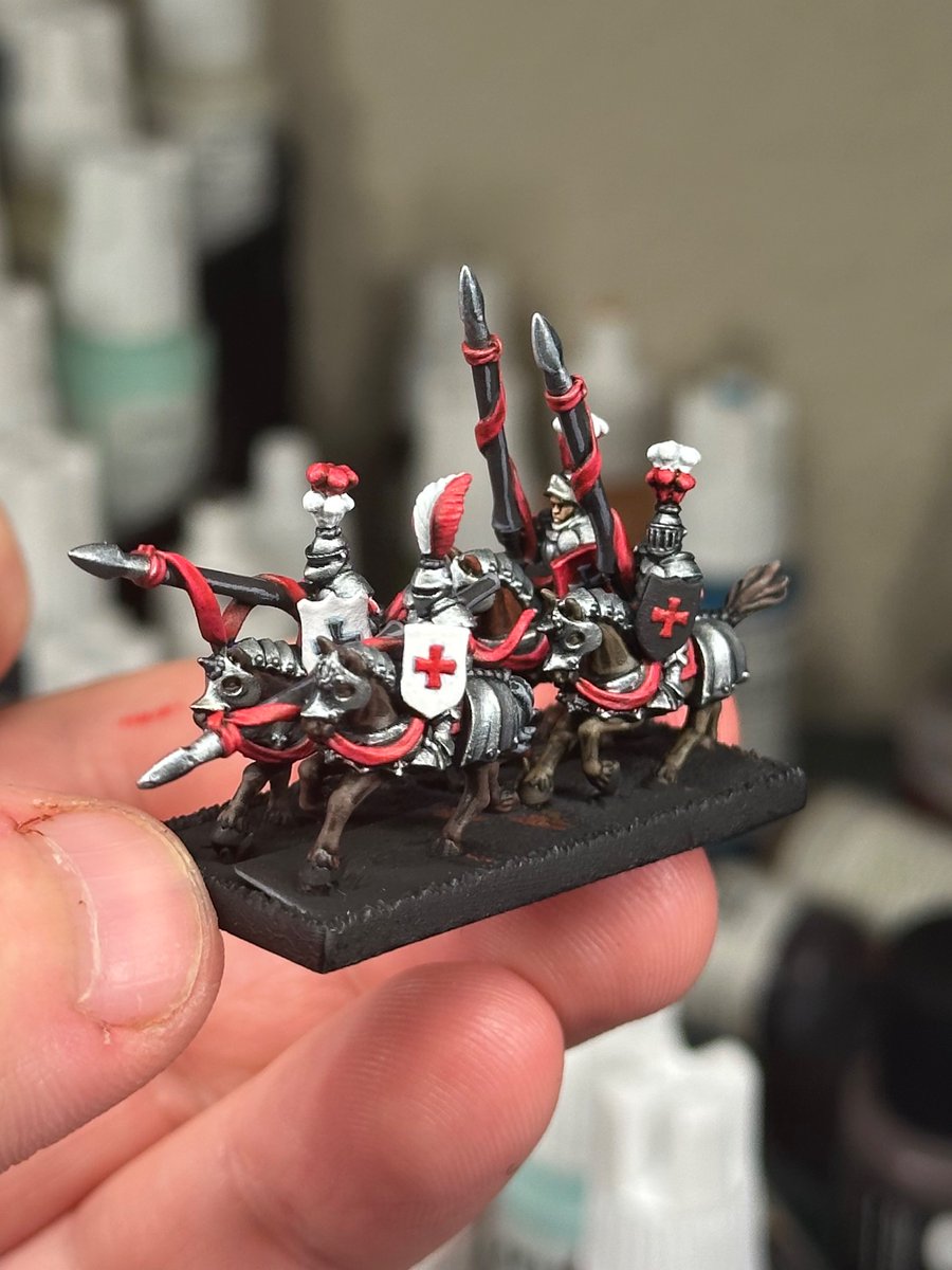 Chaosboyman's tweet photo. Teeny-Wheeny knights
#warmasterrevolution #warmaster #warhammer #warhammerfantasy #10mmwargaming #pikeandshotte #landsknecht #paintingwarhammer #miniaturepainting #paintingminiatures #averland #warhammerempire #miniaturas #thearmypainter #warpainter https://t.co/l0GWyjivbb