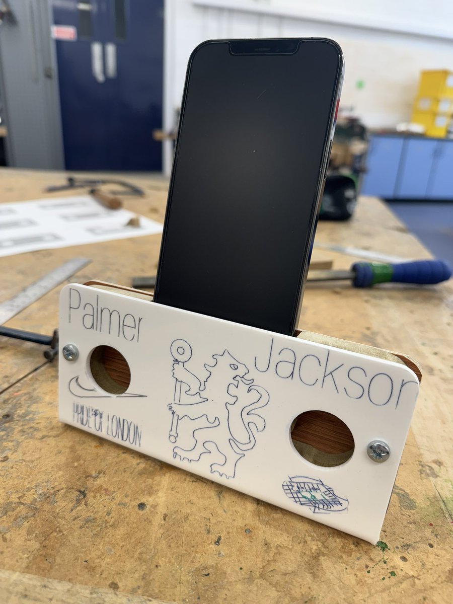WGSBDesignTech's tweet image. Our Year 8s have been turning up the volume, with no wires or power in sight 🔊📱

The boys have been very busy in the workshop today making Passive Amplifiers, a very clever MDF phone stand that boost sound using echoes alone. 

Skills used: Sawing, filing, sanding &amp;amp; drilling 🪚