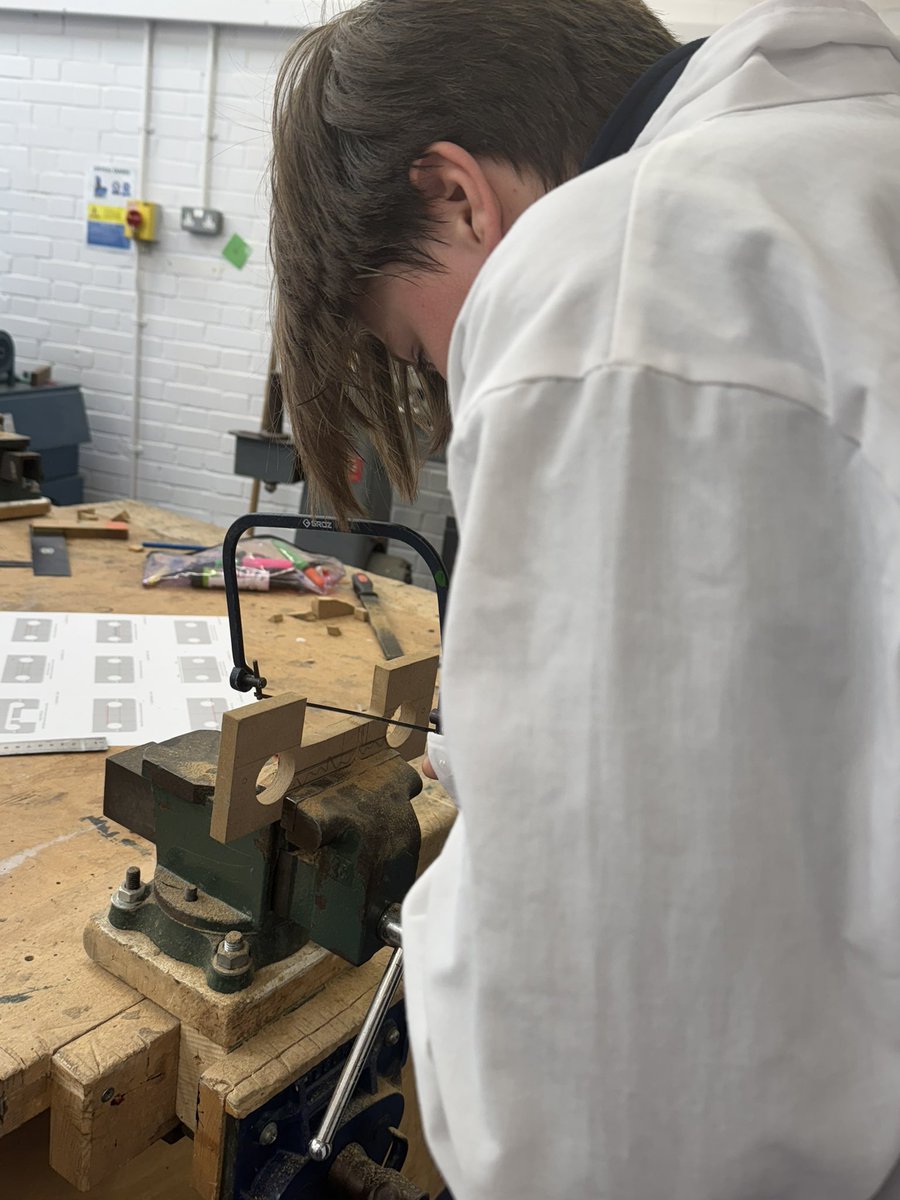 WGSBDesignTech's tweet image. Our Year 8s have been turning up the volume, with no wires or power in sight 🔊📱

The boys have been very busy in the workshop today making Passive Amplifiers, a very clever MDF phone stand that boost sound using echoes alone. 

Skills used: Sawing, filing, sanding &amp;amp; drilling 🪚