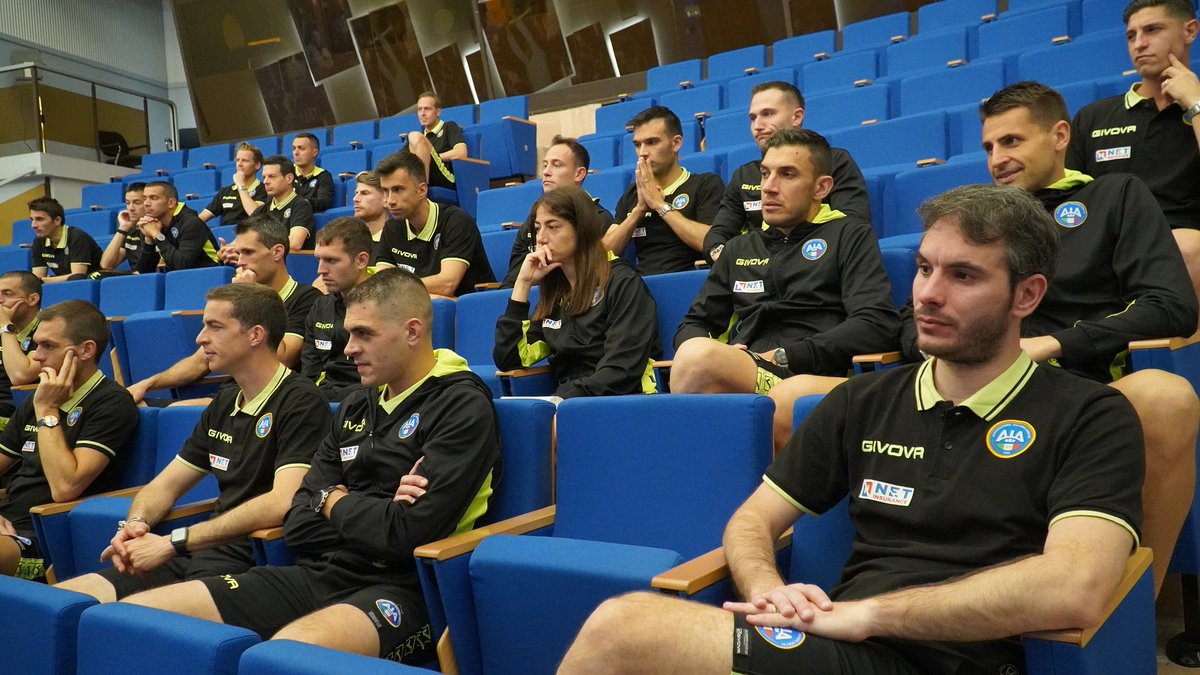 A #Coverciano l'ultimo raduno stagionale per gli #arbitri di #SerieA e B. Leggi la news: aia-figc.it/news/a-coverci… #AIA #calcio #sport