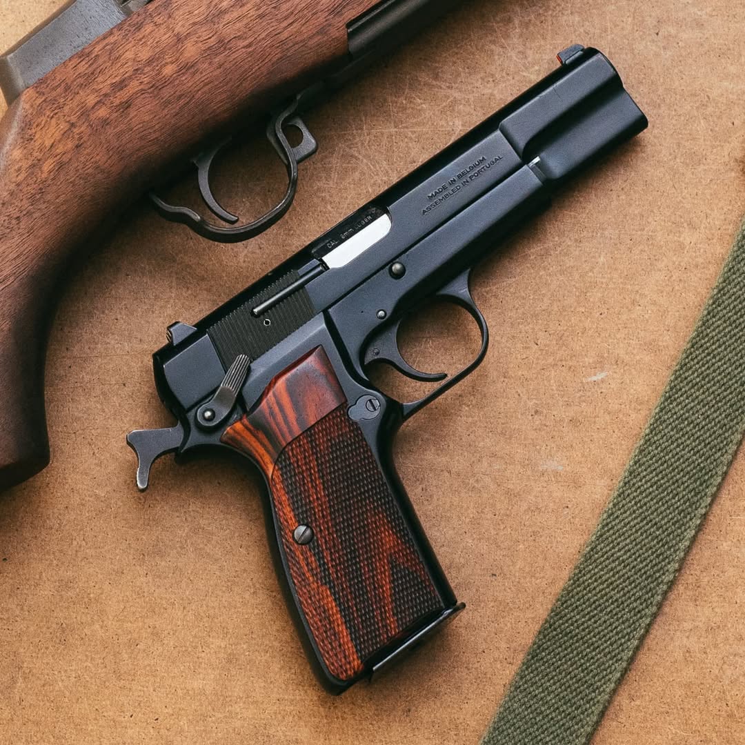 HogueUSA's tweet photo. Repost from @sh00terboy on IG: Grande Puissance 1935

#browning #hipower #browninghipower #browningfirearms #johnmosesbrowning #sidearm #fnherstal #fnh #🇧🇪 #🇺🇸 #belgian #9mm #cocobolo #handgun #aesthetic #hoguegrips #mood #shooting #justgoshoot #firearmphotography #nikon #nikond750 #nikonphoto