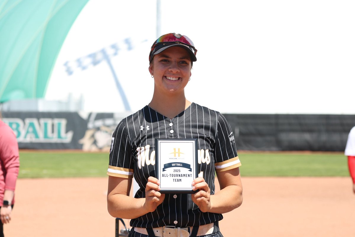 Bailey Manos tweet media