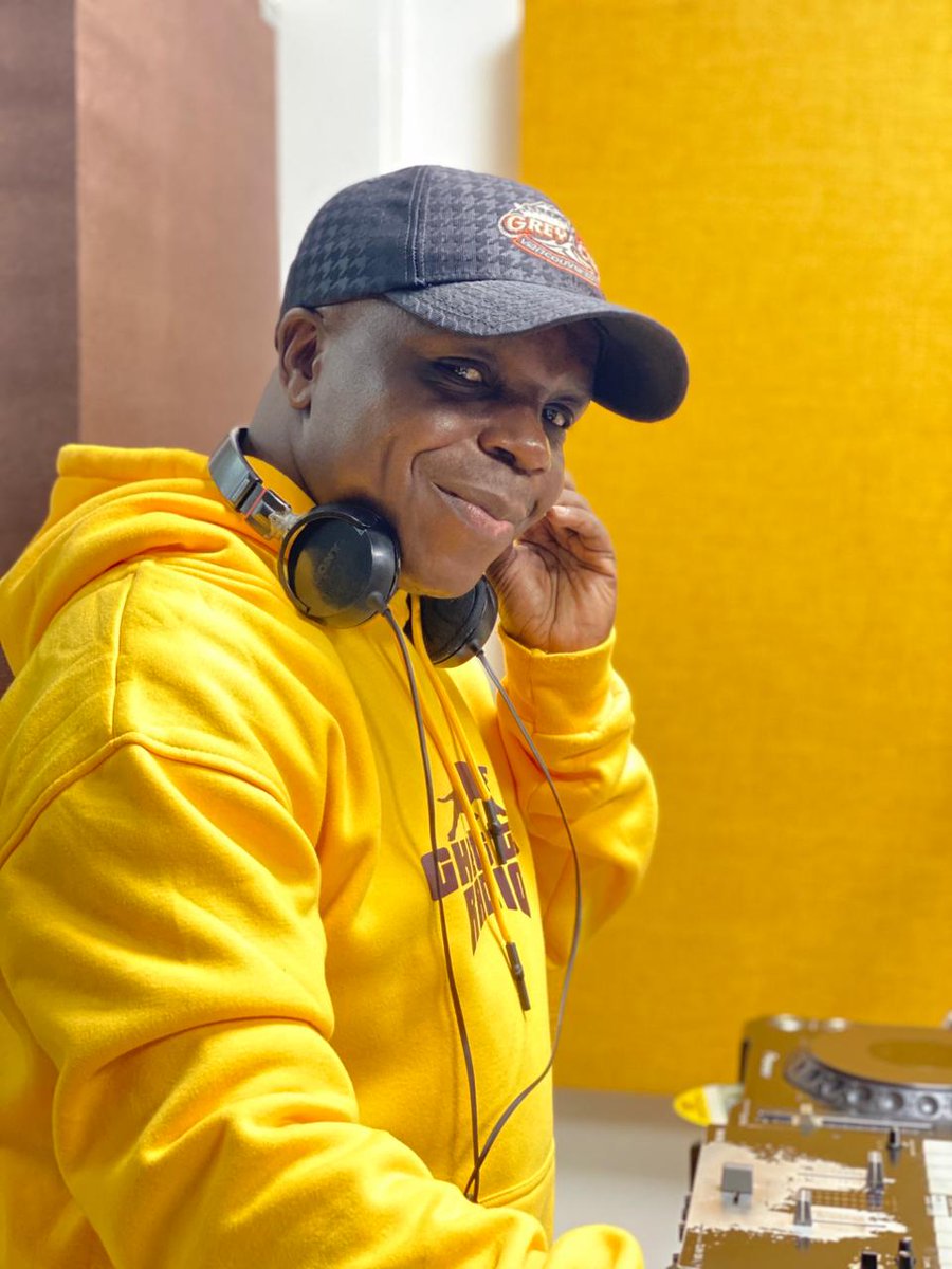 Ghetto Radio (@ghettoradio895) on Twitter photo 🇯🇲Fayah Friday inna di place with <a href="/CharraDeejay/">Deejay Charra</a>
It's time to turn up the volume and turn down the stress. Let the good vibes roll and the music heal your soul.
_89.5FM Ndio Frequency_
Stream on ghettoradio.co.ke
#stenjenijamo #JAHFLIGHT 🇯🇲Fayah Friday inna di place with <a href="/CharraDeejay/">Deejay Charra</a>
It's time to turn up the volume and turn down the stress. Let the good vibes roll and the music heal your soul.
_89.5FM Ndio Frequency_
Stream on ghettoradio.co.ke
#stenjenijamo #JAHFLIGHT