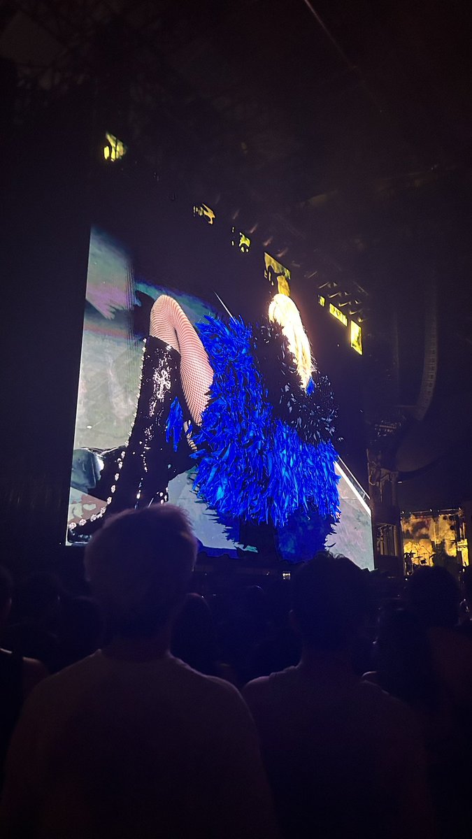 Dimitri, get off the stage.