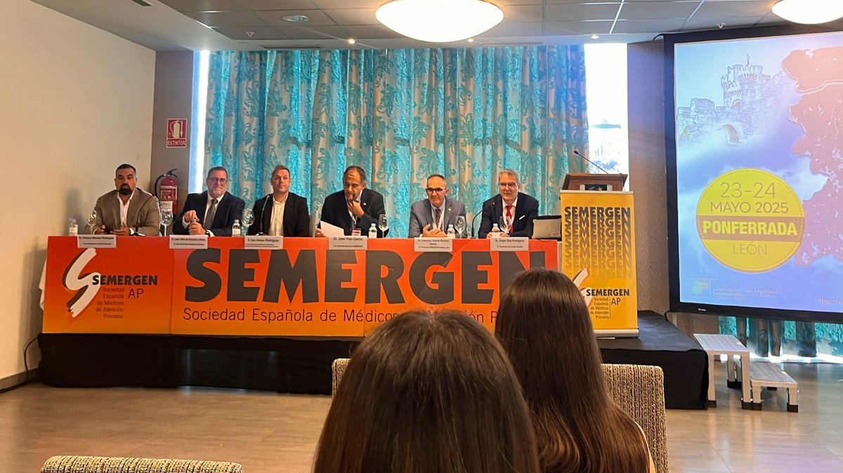 📣Inauguración de las Jornadas 
#SEMERGENAsturCantCyL25
Con el Primer Teniente de Alcalde de Ponferrada y Concejal Delegado de Infraestructuras, Medio Rural, Turismo, Patrimonio Histórico y Salubridad y Protección Animal, D. Iván Alonso Rodríguez, el Presidente Nacional de