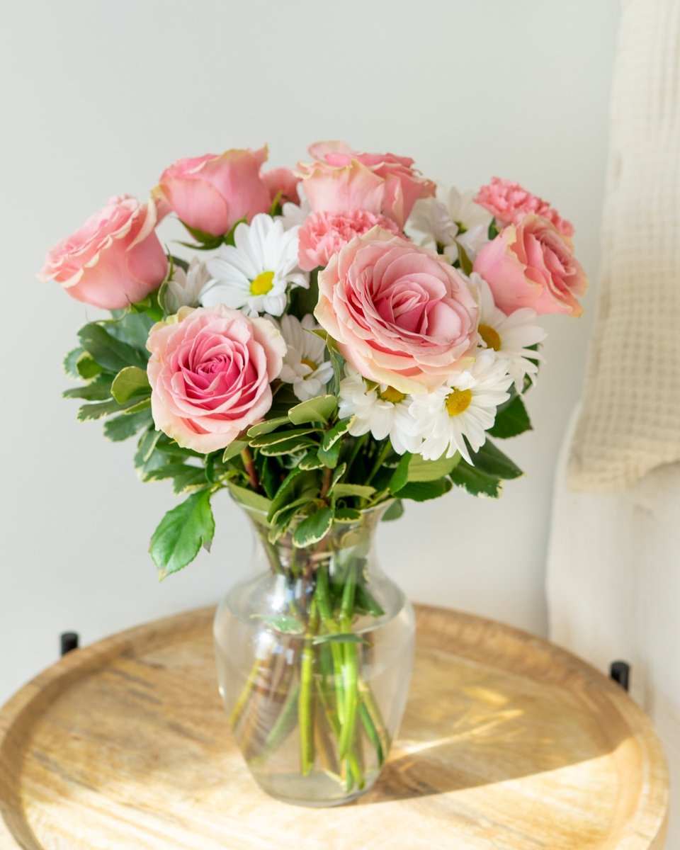 When was the last time you treated yourself to flowers? Today feels right. 🌷😉
Discover blooms perfect for self-care.

#SelfCare #TreatYourself #FromYouFlowers