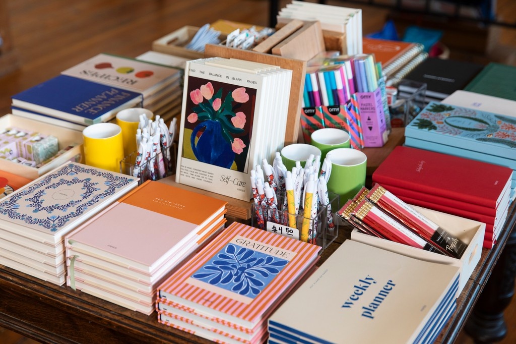 ElliottBayBooks's tweet image. New journals and paper goods in-store now! 💌
#stationery #indiebookstore #elliottbaybookcompany