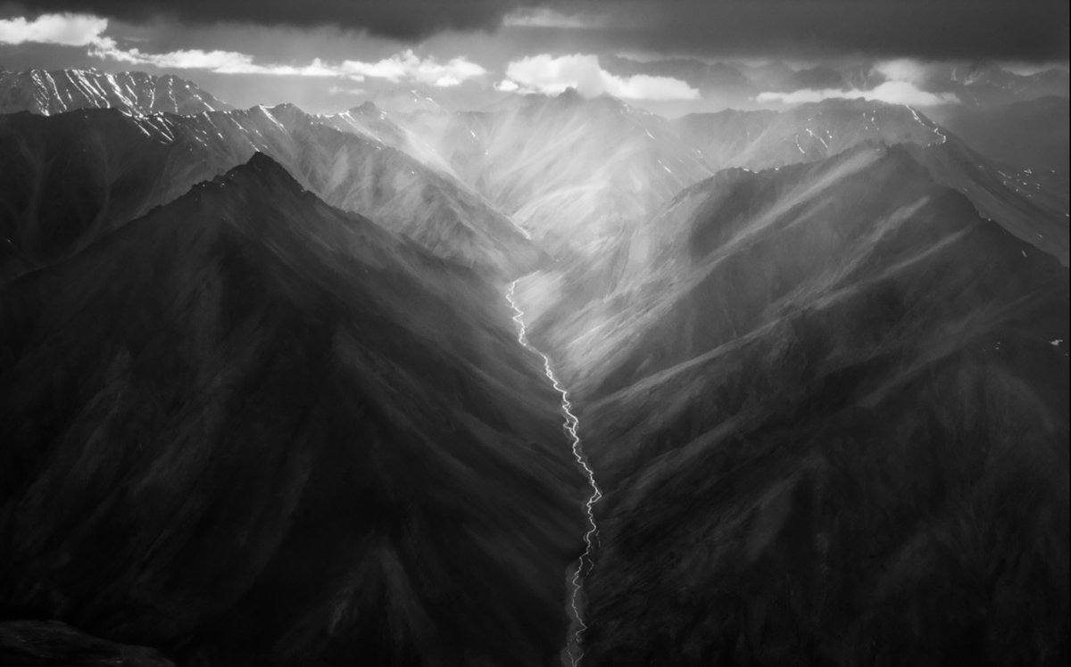 ~Sebastião Salgado passed away~

Won't go back over his immense career, but highlight his ecological awareness (2nd half of his life), both in his art and actions (reforestation in Brasil) 🌱

His inimitable style (very contrasting B&amp;W) is immediately recognisable 📷 🤍

R.I.P.
