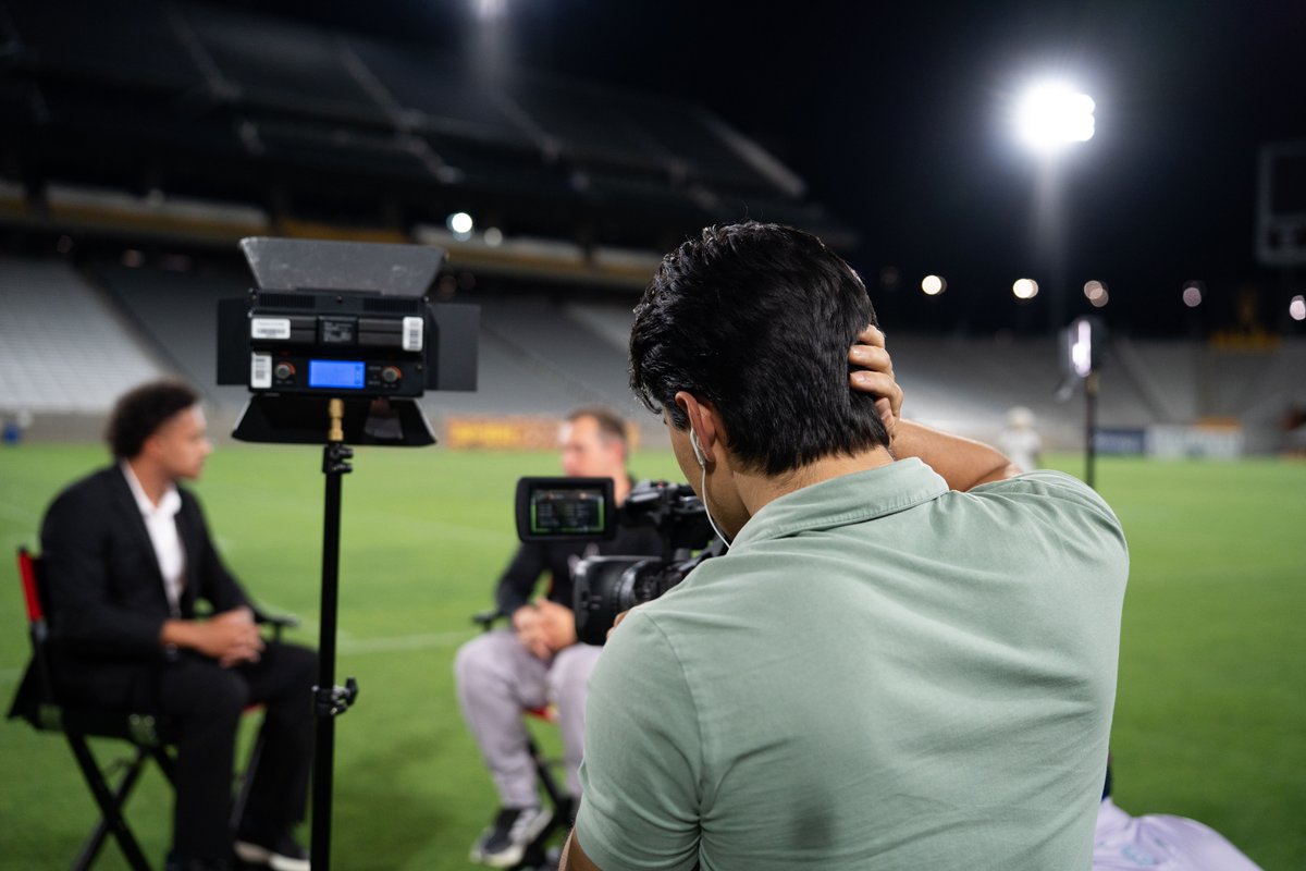 Every press pass. Every camera bag. Every late-night edit. The #CronkiteNation hustle shows! 

From state-side stadiums to global sports stories, the Cronkite News Sports Bureau team chased the action all semester. 🎙🏈