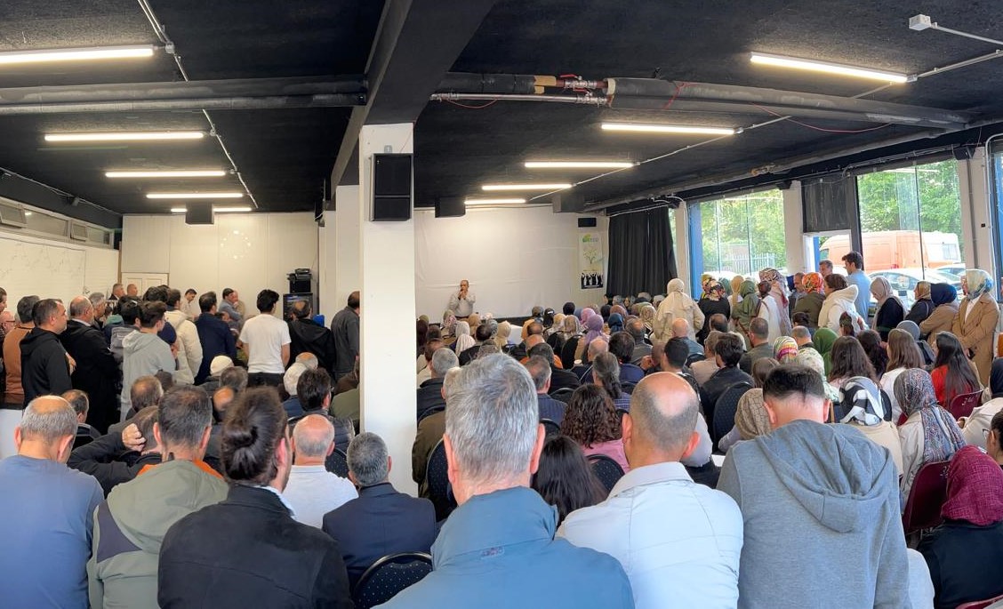 Op 22 mei vond de lezing "Herinneringen met Fethullah Gülen" plaats bij SECU in Utrecht.

Theoloog en schrijver Ahmet Kurucan deelde bijzondere, persoonlijke herinneringen aan Fethullah Gülen, gebaseerd op zijn boek Hatırdan Satıra-2.