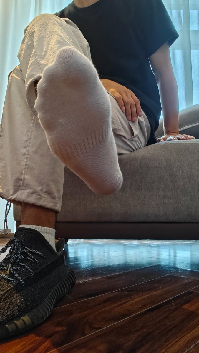 爬过来，嗅 #脚奴 #锁奴 #除臭 #ATM奴