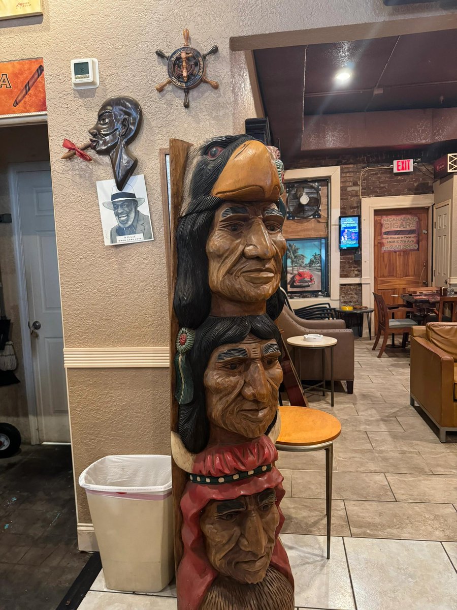 88_loyalty2's tweet photo. Cigar World in Cuban Town, Tampa, Florida
This street is the first, largest, most exquisitely decorated and most reliable one. Workers are rolling cigars next to it. The prices are very friendly and there are also customs cigars limited
#US #CA #TX #FL #Datan #Cigar #Store https://t.co/aC3T5jGrBU