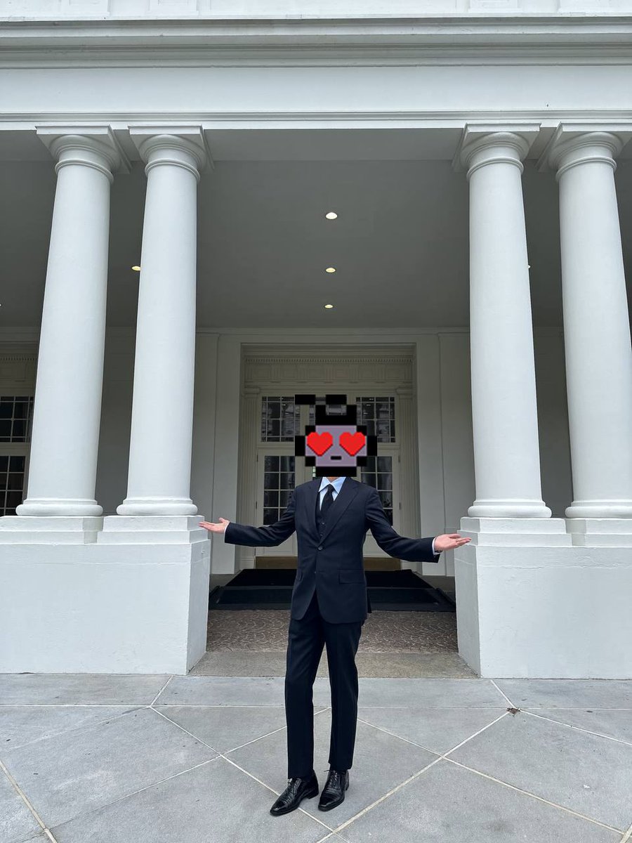 MeCo_ICE's tweet image. I didn’t think buying $TRUMP would lead here.

D.C. weather’s been amazing today. Wearing the Trump watch — the one only a few got.
Suit’s on. Feeling a little out of place, but still… I’m here.

This city’s not easy. But I’ve met some solid people along the way.

Looks like…