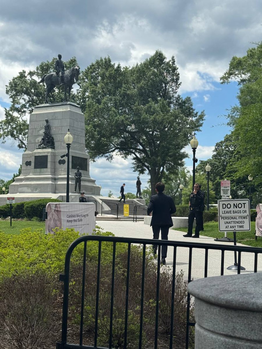 MeCo_ICE's tweet image. I didn’t think buying $TRUMP would lead here.

D.C. weather’s been amazing today. Wearing the Trump watch — the one only a few got.
Suit’s on. Feeling a little out of place, but still… I’m here.

This city’s not easy. But I’ve met some solid people along the way.

Looks like…