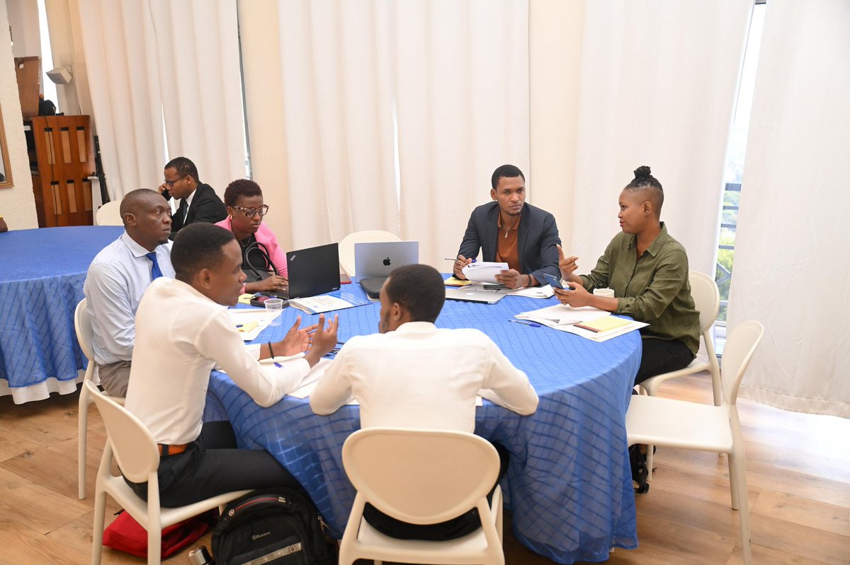 PrimatureHT's tweet image. [COMMUNIQUÉ DE PRESSE]

Le Premier ministre réaffirme l’engagement de l’État dans la lutte implacable contre la corruption, l’insécurité et pour le retour à l’ordre constitutionnel

Port-au-Prince, le 23 mai 2025.- Dans le cadre de son engagement sans concession pour une…