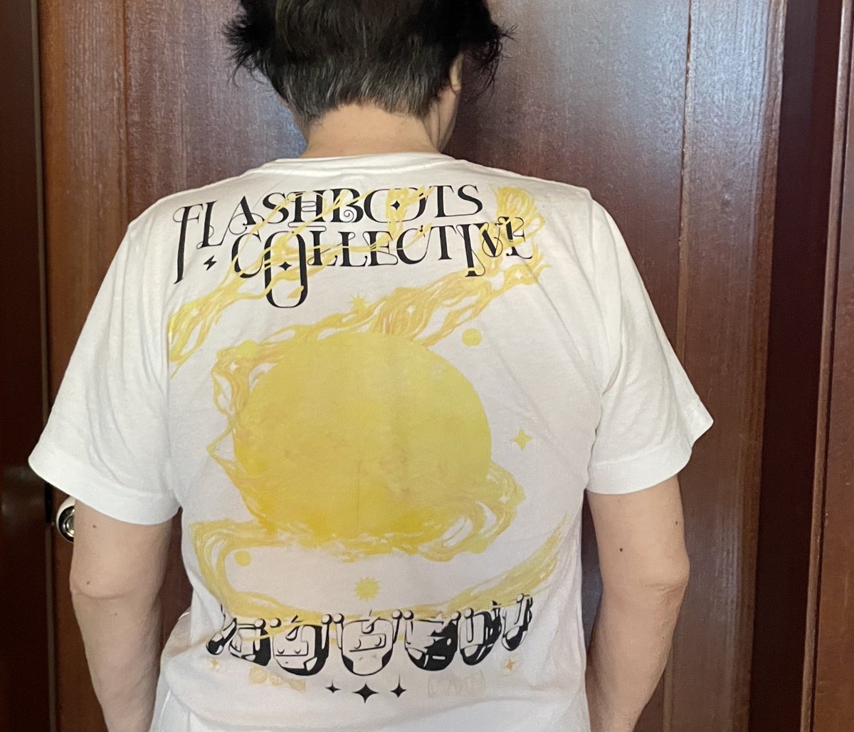 What does working in crypto does to your family: your grandma wears flashbots tshirt 🤖⚡️🥰