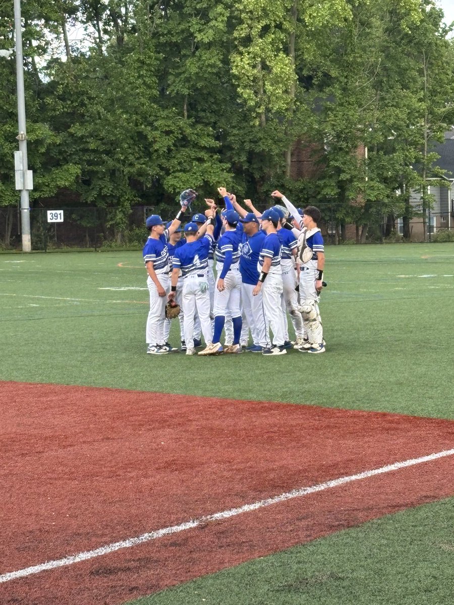 CWCJCHSBASEBALL's tweet photo. The Chiefs Freshman Baseball team are the Ben Jurgensen Freshman Baseball Tournament CHAMPIONS!! The team showed great resilience, competitiveness, and teamwork! The future of Caldwell Baseball is bright! #CaldwellBaseball #HomeGrown #TheBoysAreBack #HardworkForHardware https://t.co/RmX7ECCN28