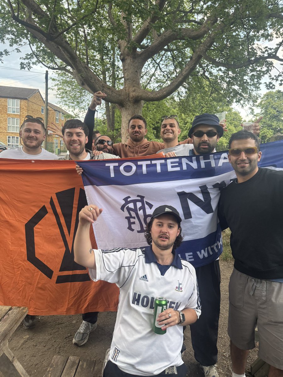 John_Carbery's tweet photo. My eyes have seen the glory of the cups at White Hart Lane 🤍 https://t.co/MgZPWsZMrj