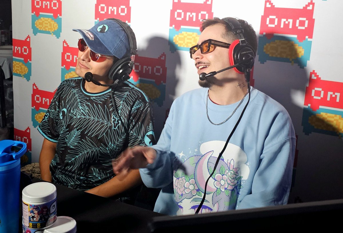 Big shoutout to <a href="/ArathGG/">Arath 🐬</a> and <a href="/Roy_OrS/">ℝ 𝕠 𝕪 🎙️</a> for closing out Smash Ultimate Doubles at #MomoCon2025!
The duo from Mexico repping <a href="/DelfinoMaza/">Delfino Maza</a> brought the heat and held it down ‘til the end. ¡Vamos!
