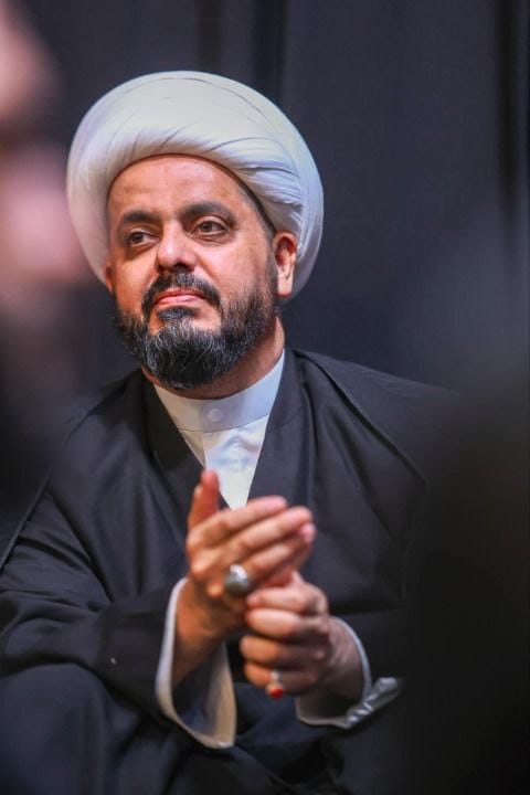 سماحة القائد الأمين #الشيخ_قيس_الخزعلي لم يقل سابقاً صوت السنة سيعلو !ولم يقل على الامام علي عليه السلام الخلفية الرابع مغازلاً البيت السني السياسي
سماحة الأمين لم يتحالف مع البعثية عكس ما يشاع هنالك عشائر سنية متعددة لم تتبع النظام البعثي المجرم نباحكم يزيدنا القوه #اخوة_تسوركوف