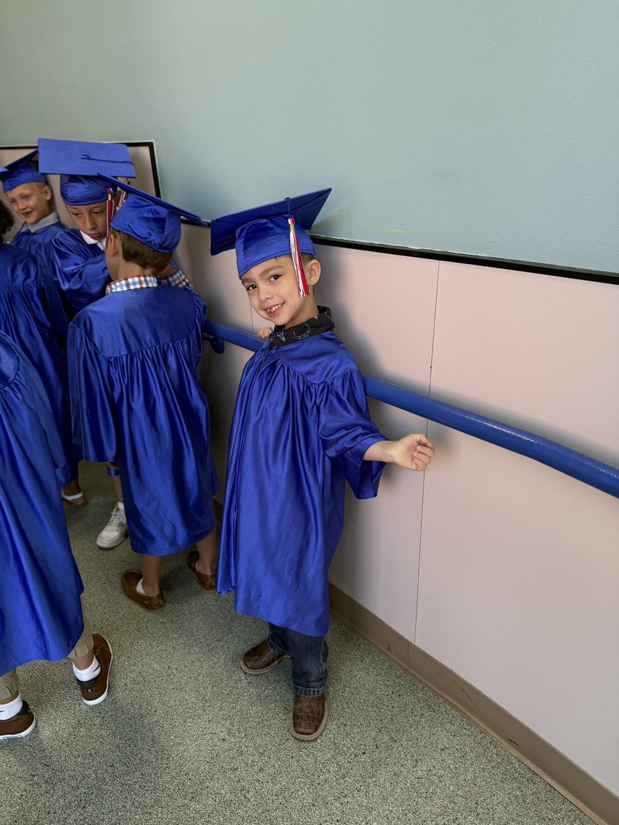 All the “last day of school” vibes! It’s been a SWEET year!!