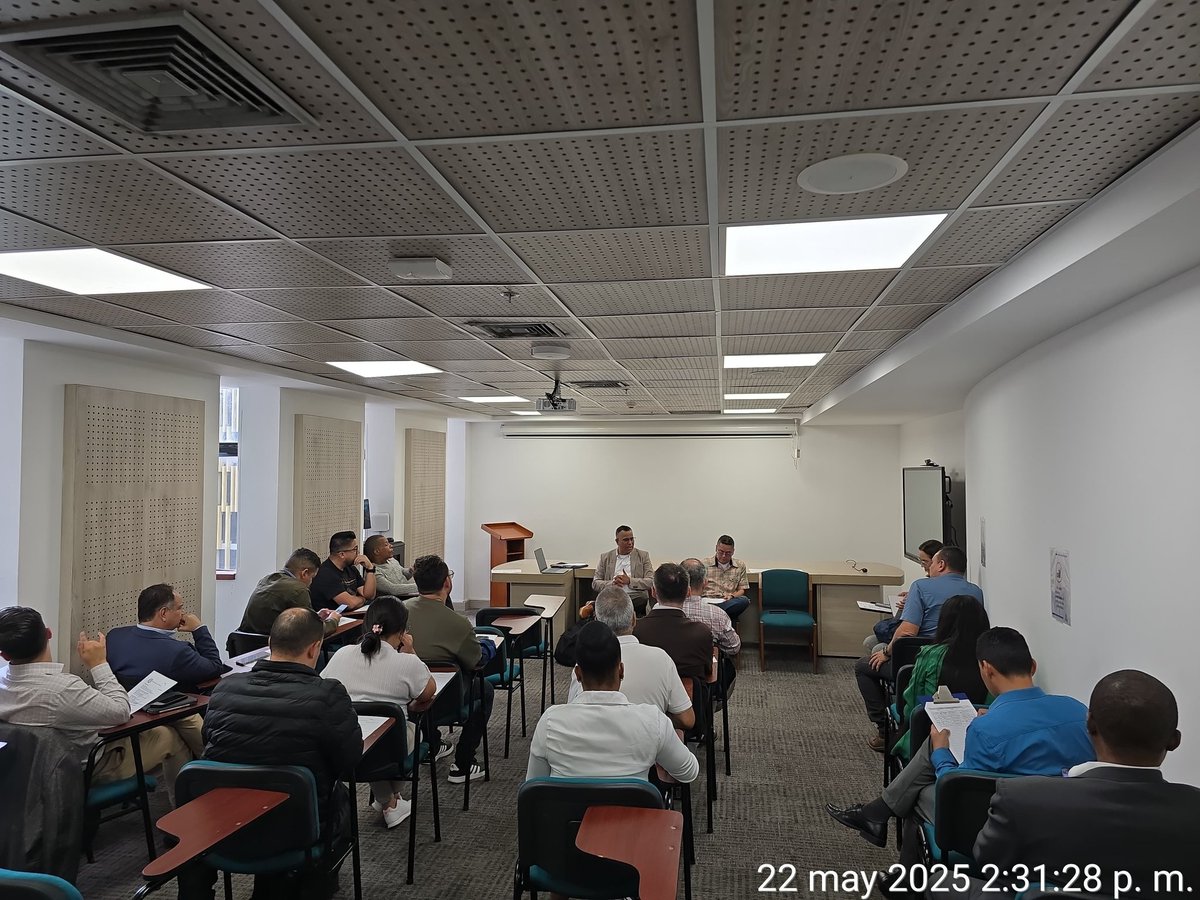 ComiteDistrito's tweet photo. #ReunionesImportantes #Mayo #Jueves23 #RedGospelMedellín #ComitéDistriralCristiano #ConcejoMedellín @CiudadGospel 
Reunión de la Red Gospel en el Concejo de Medellín #ComitéDistritalCristiano  @Gospel_Colombia @GospelColombiia @ComiteDistrito https://t.co/oA5nNN1Ywj