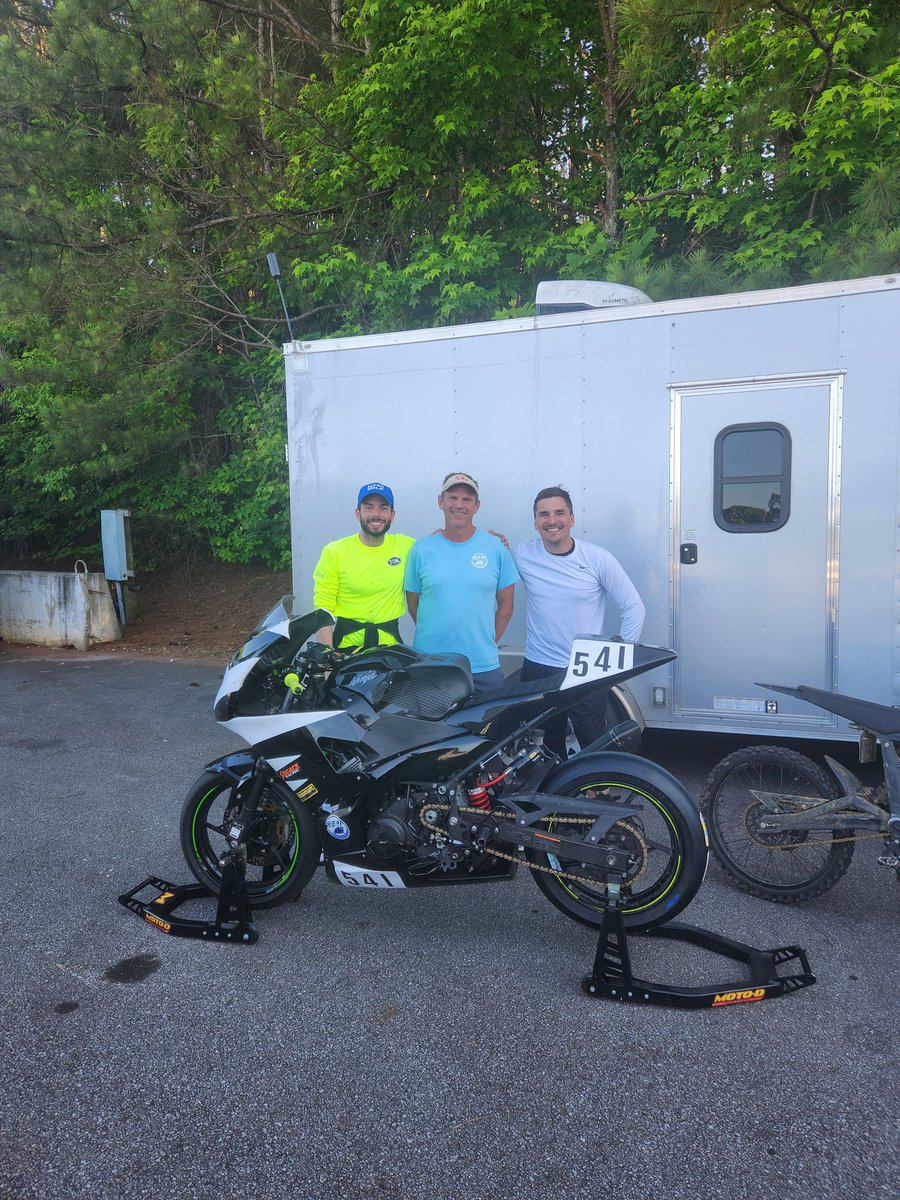 GLesemann's tweet photo. 1st Endurance Race ever
TEAM PAST THEIR PRIME
5th out of 18
Dad Rob and his boys, John David and Adian
Michelin Raceway Road Atlanta
#RetirementIsAwesome
#OldSlowGuy
#GrillGirlGinger https://t.co/CED7K7ynGr