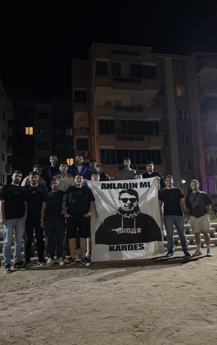 Uludağ UNIGFB (@uludagunigfb) on Twitter photo Grubumuzun başkanı Eray Çakaloğullarının(<a href="/cakaleray45/">Eray Çakaloğulları</a>) doğum gününü içten dileklerle kutlar, Arma altında uzun yıllar dileriz. Grubumuzun başkanı Eray Çakaloğullarının(<a href="/cakaleray45/">Eray Çakaloğulları</a>) doğum gününü içten dileklerle kutlar, Arma altında uzun yıllar dileriz.