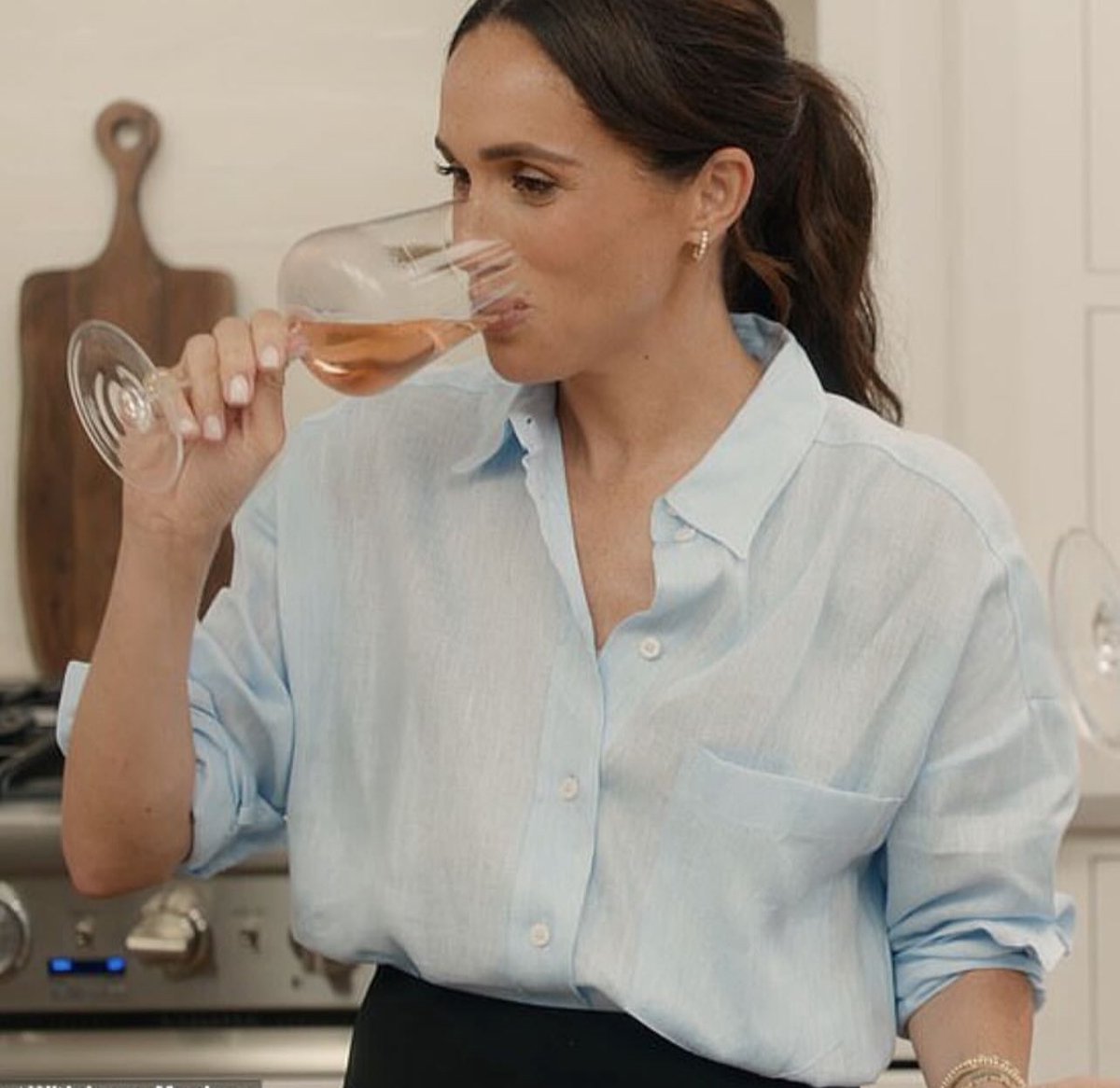 Qiyyah (@qiyyah18) on Twitter photo Meghan Sussex.
#WeLoveYouMeghan
#TwentyTwentyThrive
#AsEverbyMeghan 
#SussexSquad Meghan Sussex.
#WeLoveYouMeghan
#TwentyTwentyThrive
#AsEverbyMeghan 
#SussexSquad