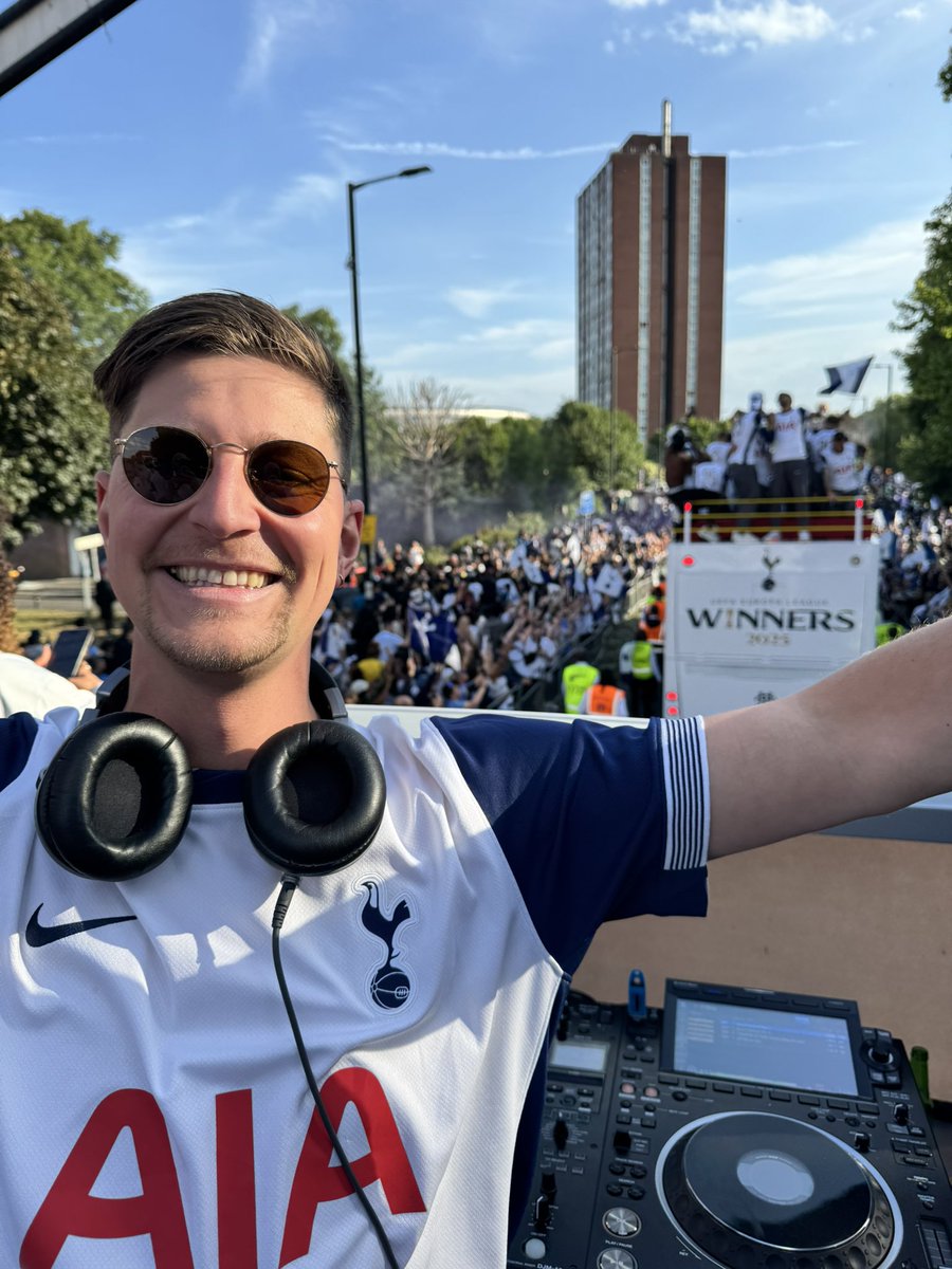What. A. Day. 🤍🤍🤍

Champions of Europe and the best party on the planet! 

<a href="/SpursOfficial/">Tottenham Hotspur</a> 

#COYS
