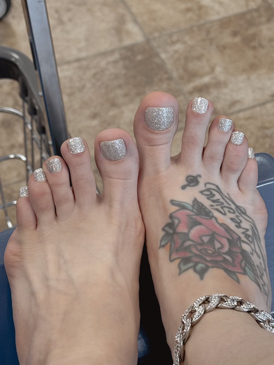 CometVega's tweet photo. At the laundromat alone, making cute foot content for my admirers and getting high off the anticipation of getting caught🤭🦶🏻💕 #feet #footfetish #footfetishmodel #cutefeet #sexyfeet #cutetoes #toes #silvertoenails #sparklytoes #twinkletoes #footworship https://t.co/CeBUK3hCwR