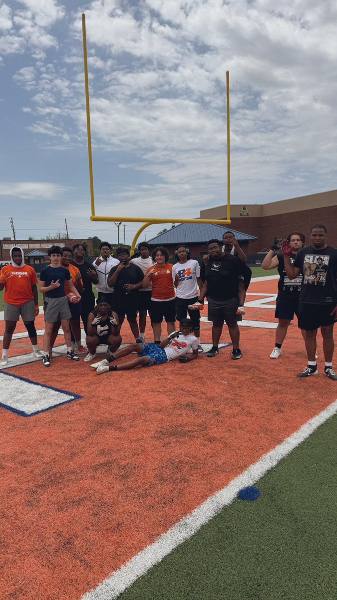 Appreciate everyone who came out today to put in work during break, We will be hosting another soon!!#grinddontstop #northcobb #family #athlete #Grateful <a href="/NCHSrecruit/">North Cobb HS Recruiting</a> <a href="/northcobbOLine/">NC Warriors OL</a> <a href="/RecruitGeorgia/">Recruit Georgia</a> <a href="/Atlgausa2/">cobb chat</a> <a href="/CoachTroyTaylor/">Troy Taylor 🏈🙏</a>