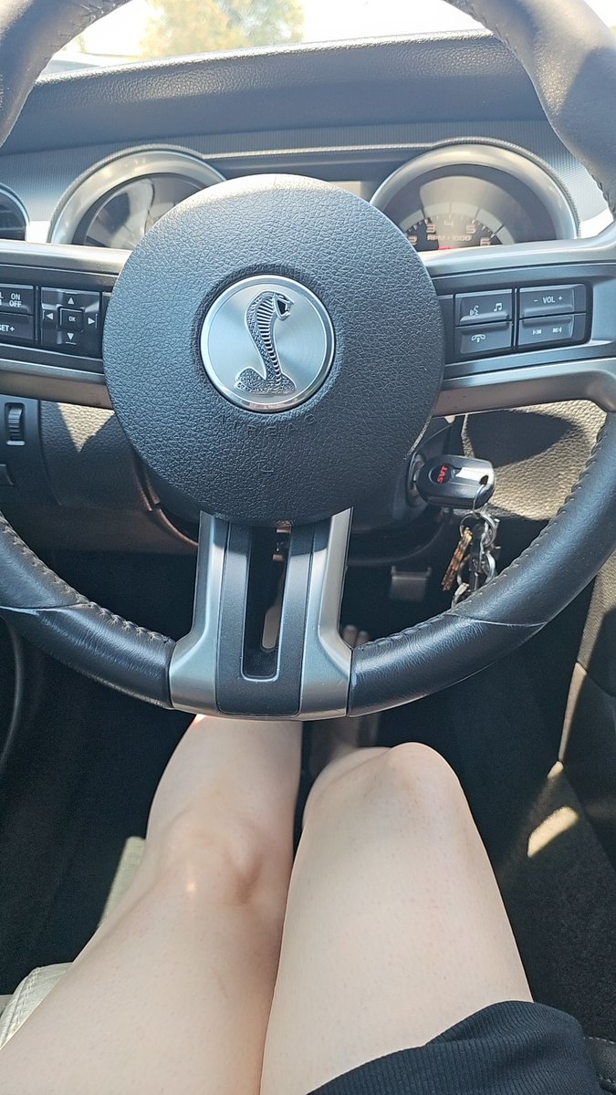 X_ItalianBarbie's tweet photo. If you want to see what's hiding, tribute first. Good boys know the rules 👣

Paypig goddess humanatm wallet drain moneydom finsub loser domme brat spoil moneyslave cashcow whalesub simp beta 
#footfetısh #feet #toes #feetdom #findom #findombaby #feetstagram https://t.co/QxWrxLsO0z