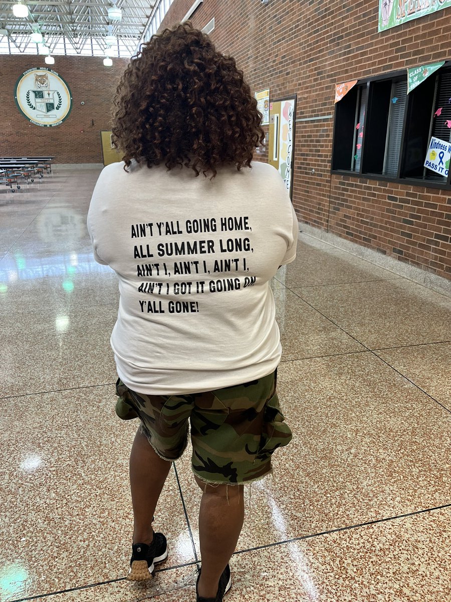 Another school year is a wrap!!!@SMS_HCS <a href="/AAMrFlowers/">Richard Flowers</a>