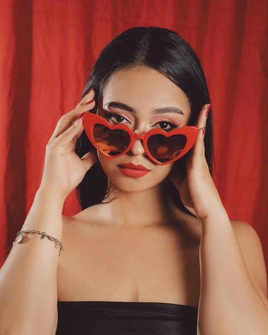 lenaleefab9's tweet photo. 👀 Have you been with @SweetEmilyR  before?
Oh… you’re missing out. 
She’s not just an experience — she’s an event. Emily moves through life like a melody you can’t get out of your head. Sweet, daring, unforgettable. The kind of woman who makes ordinary moments feel electric. https://t.co/i8XRd2Vq8q
