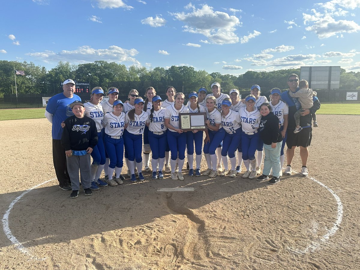 St. Charles North Athletics (@scnathletics) on Twitter photo 🥎Final⭐️🏆
<a href="/scn_softball/">SCN Softball</a>-5
Geneva-4
Our North Stars are DuKane Conference Champs!🏆
#RollStars⭐️ 🥎Final⭐️🏆
<a href="/scn_softball/">SCN Softball</a>-5
Geneva-4
Our North Stars are DuKane Conference Champs!🏆
#RollStars⭐️