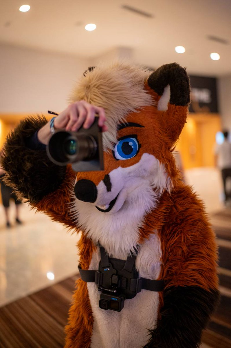 Happy #FursuitFriday! Trying out this new camera at FWA was a lot of fun!