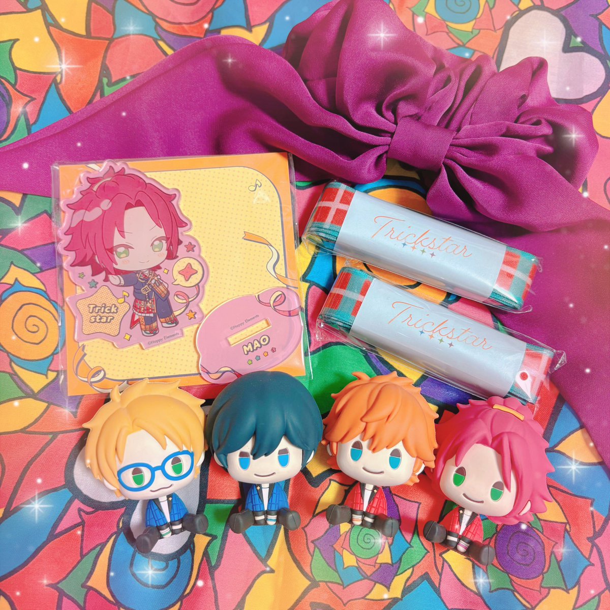 yumiko19xx's tweet image. やっと撮れたので୨୧˙˳⋆
フォロワー様方にご協力頂けて、トリスタ展の特典と真緒くんアクスタをお迎えさせてもらいました!ありがとうございます✧*
めっちゃ可愛い💚💙🧡💗
(なのにせっかくご足労くださったのにとても行きたくなってしまい来月トリスタ展行きます><…会場に辿り着けるかな…)