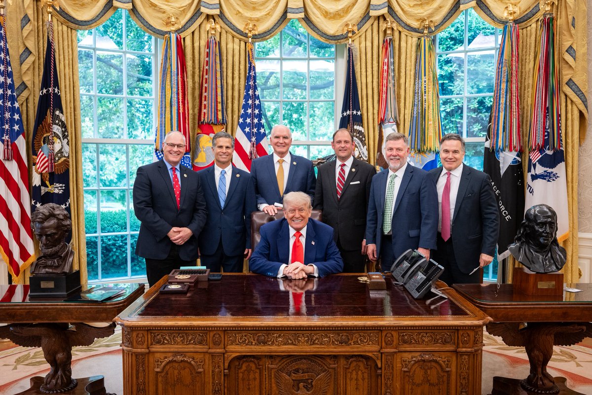 Great to meet with President <a href="/realDonaldTrump/">Donald J. Trump</a> in the Oval Office. He’s doing an incredible job: inflation is down, gas prices are down, and one big beautiful bill is on the way. America is Great Again.

I’ve always supported President Trump and always will. 🇺🇸 <a href="/RapidResponse47/">Rapid Response 47</a>