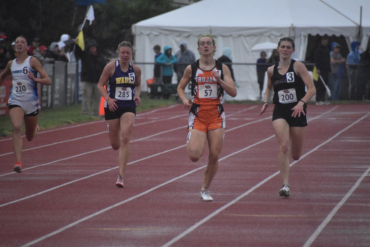 🏃‍♂️ Class D Girls 200 🏃‍♂️

Clara Spargo of DCS (25.16) and JoLie Farr of Cambridge (26.02) will run in finals tomorrow 

Madysen Carlson of Hitchcock County ran a time of 27.67 
Ruby McCune of Arapahoe ran a time of 27.74

#rpacrundown