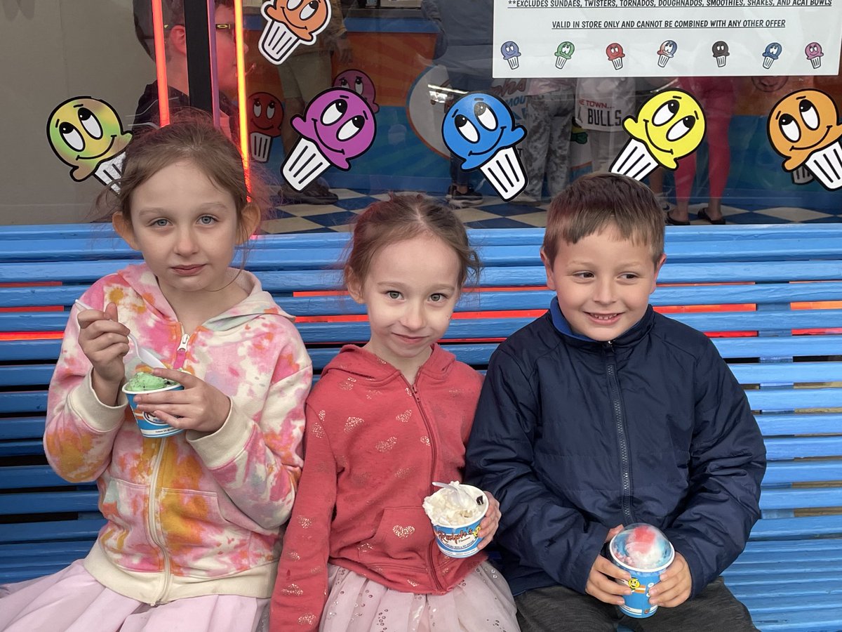 Another successful Ralph's Famous Italian Ices of Smithtown night to fund Mikes Hike Science Scholarships for seniors at the Smithtown Central School District 
Thank you to everyone who supported this fun night, rain notwithstanding!
